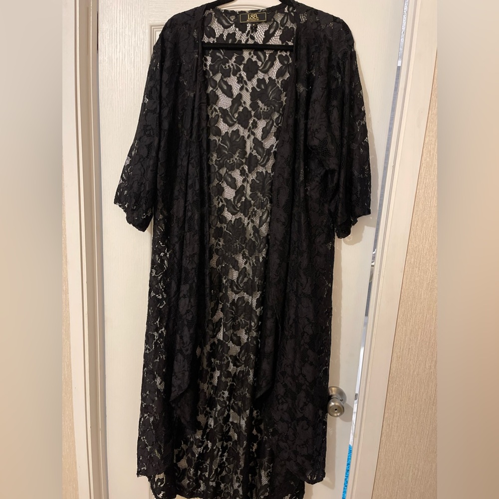 Black L&B Lace Duster Size Medium EUC